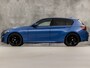 BMW 1-Serie 118i M Sport High Executive Automaat (GROOT NAVI, M PAKKET, VIRTUAL COCKPIT, LEDER, STOELVERWARMING, SPORTSTOELEN, GETINT GLAS, PARKEERSENSOREN, NIEUWE APK, NIEUWSTAAT)