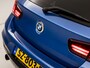 BMW 1-Serie 118i M Sport High Executive Automaat (GROOT NAVI, M PAKKET, VIRTUAL COCKPIT, LEDER, STOELVERWARMING, SPORTSTOELEN, GETINT GLAS, PARKEERSENSOREN, NIEUWE APK, NIEUWSTAAT)
