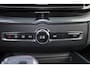 Volvo XC60 T6 Recharge AWD Plus Black Edition - Panorama/schuifdak - IntelliSafe Assist & Surround - 360º Camera - Harman Kardon audio - Adaptieve LED koplampen - Verwarmde voorstoelen, stuur & achterbank - Parkeersensoren voor & achter - Elektr. bedienb. bestuurdersstoel met geheugen - Head up display - Draadloze tel. lader - Extra getint glas - 21' LMV