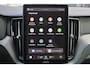 Volvo XC60 T6 Recharge AWD Plus Black Edition - Panorama/schuifdak - IntelliSafe Assist & Surround - 360º Camera - Harman Kardon audio - Adaptieve LED koplampen - Verwarmde voorstoelen, stuur & achterbank - Parkeersensoren voor & achter - Elektr. bedienb. bestuurdersstoel met geheugen - Head up display - Draadloze tel. lader - Extra getint glas - 21' LMV