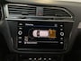 Volkswagen Tiguan 1.5 TSI Life Business Trekhaak Navigatie Parkeersensoren DAB+ Climate Control