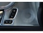 Volvo V90 T8 Plug-in hybrid AWD Ultra Dark | Bowers & Wilkins Premium Audio | Luchtvering | Gelamineerde zijruiten | Semi-Electrische wegklapbare trekhaak | 20" Lichtmetalen velgen | Massage in voorstoelen | Stoelventilatie | Stoelverwarming | 360° Parkeercamera