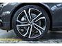 Volvo V90 T8 Plug-in hybrid AWD Ultra Dark | Bowers & Wilkins Premium Audio | Luchtvering | Gelamineerde zijruiten | Semi-Electrische wegklapbare trekhaak | 20" Lichtmetalen velgen | Massage in voorstoelen | Stoelventilatie | Stoelverwarming | 360° Parkeercamera