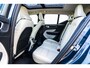 Volvo XC40 2.0 T4 Inscription | Panoramadak | Lederen bekleding | Adaptive cruise control | Stoelverwarming | Climate control | Keyless | Parkeersensoren voor + achter | Achteruitrijcamera | Navigatie | Apple Carplay / Android Auto |