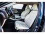 Volvo XC40 2.0 T4 Inscription | Panoramadak | Lederen bekleding | Adaptive cruise control | Stoelverwarming | Climate control | Keyless | Parkeersensoren voor + achter | Achteruitrijcamera | Navigatie | Apple Carplay / Android Auto |