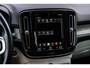 Volvo XC40 2.0 T4 Inscription | Panoramadak | Lederen bekleding | Adaptive cruise control | Stoelverwarming | Climate control | Keyless | Parkeersensoren voor + achter | Achteruitrijcamera | Navigatie | Apple Carplay / Android Auto |
