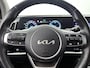 Kia Sportage 1.6 T-GDi Hybrid DynamicPlusLine | Automaat | Stoel/Stuur verwarming | Panorama dak | Trekhaak | Apple carplay / Android auto | DAB | LMV | Parkeer sensoren | Virtual cockpit | Navigatie | Climate control | Camera | Bluetooth | Cruise control