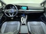 Volkswagen Golf 1.5 eTSI R-Line Business | Automaat | Schuif/Kanteldak | Standkachel | Stoelverwarming | Camera | Adaptieve Cruise | Apple Carplay / Android Auto | Achterbankverwarming |