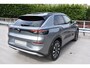 Volkswagen T-Roc Life First Edition | 'App-Connect' draadloze smartphone integratie | Automatische afstandsregeling (Adaptive Cruise Control) | Buitenspiegels elektrisch instel-, verwarm- en inklapbaar