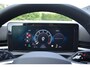 Volkswagen T-Roc Life First Edition | 'App-Connect' draadloze smartphone integratie | Automatische afstandsregeling (Adaptive Cruise Control) | Buitenspiegels elektrisch instel-, verwarm- en inklapbaar