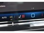 Volkswagen T-Roc Life First Edition | 'App-Connect' draadloze smartphone integratie | Automatische afstandsregeling (Adaptive Cruise Control) | Buitenspiegels elektrisch instel-, verwarm- en inklapbaar