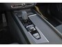 Volvo XC60 2.0 T6 Plug-in hybrid AWD Core Bright - IntelliSafe Assist & Surround - Harman Kardon audio - Verwarmde voorstoelen, stuur & achterbank - Parkeersensoren voor & achter - Draadloze tel. lader - Extra getint glas - 18'LMV