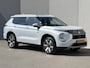 Mitsubishi Outlander 2.4 PHEV Business Edition / 1600kg Trekgewicht / 8 jaar Garantie / Origineel NL Auto / Yamaha Audio Installatie / Navigatie/ Apple Carplay Android Auto / Stuur-& Stoelverwarming / 360 Camera / HUD / Elektrische Achterklep / PHEV AWD 4WD