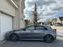 Mercedes-Benz A-klasse 180 AMG Aut Panoramadak Nightpakket Widescreen AmbientLight Keyless SportLeder Led Camera 18" Pdc
