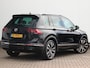 Volkswagen Tiguan 2.0 TSI 4Motion Highline | Wegklapbare trekhaak (220kg) | Parkeersensoren | Climate control | Adaptive cruise control |