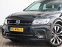 Volkswagen Tiguan 2.0 TSI 4Motion Highline | Wegklapbare trekhaak (220kg) | Parkeersensoren | Climate control | Adaptive cruise control |