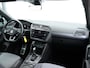 Volkswagen Tiguan 2.0 TSI 4Motion Highline | Wegklapbare trekhaak (220kg) | Parkeersensoren | Climate control | Adaptive cruise control |