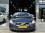 Volvo V60 1.6 T3 R-Design|2e eig|NAP|AUT|PDC|Trekhaak|Cruise