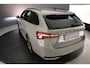 Skoda Octavia Combi Sportline Tour 1.5 eTSI 150pk DSG Automaat Trekhaak, Adaptive cruise control, Elektrische achterklep, LED matrix koplampen, Navigatie, Achteruitrijcamera