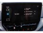 Volkswagen ID.4 First Pro 77 kWh SOH 89% Trekhaak/ Stoel-stuurverwarming/ Camera/ Navigatie/ Carplay/ Sfeerverlichting/ Full led/ 20" Lmv