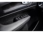 Volvo XC40 1.5 T5 Plug-in Hybrid Plus Bright | PHEV | Achteruitrijcamera | Harman Kardon Audio | Keyless Entry | Elektrische Achterklep | Navigatie | Apple Carplay | Android Auto | Elektrisch Verstelbare Voorstoelen | Stoelverwarming