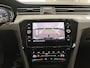 Volkswagen Passat Variant 1.5 TSI 150pk Automaat Business | Winterpakket | Trekhaak | Stoelverwarming | CarPlay | PDC V+A | 16"