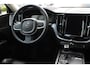 Volvo XC60 2.0 T5 Momentum | Autonomous Emergency Braking | Bots herkenning en activatie | Cruise control | Electronic climate controle | Lederen bekleding | Voorstoelen verwarmd | Navigatiesysteem full map + hard disk | Apple Carplay & Android Auto | Trekhaak uitklapbaar |