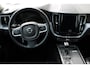 Volvo XC60 2.0 T5 Momentum | Autonomous Emergency Braking | Bots herkenning en activatie | Cruise control | Electronic climate controle | Lederen bekleding | Voorstoelen verwarmd | Navigatiesysteem full map + hard disk | Apple Carplay & Android Auto | Trekhaak uitklapbaar |