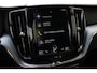 Volvo XC60 2.0 T5 Momentum | Autonomous Emergency Braking | Bots herkenning en activatie | Cruise control | Electronic climate controle | Lederen bekleding | Voorstoelen verwarmd | Navigatiesysteem full map + hard disk | Apple Carplay & Android Auto | Trekhaak uitklapbaar |