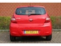 Hyundai i20 1.4i 101pk i-Catcher | NL-auto | 5 deuren | Climate control | Radio/CD | Lichtmetalen velgen | Elek. ramen | Stuurbekrachtiging | Bumpers in kleur |