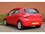 Hyundai i20 1.4i 101pk i-Catcher | NL-auto | 5 deuren | Climate control | Radio/CD | Lichtmetalen velgen | Elek. ramen | Stuurbekrachtiging | Bumpers in kleur |