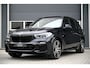 BMW X5 xDrive40i M-SPORT / PANO / BOWERS & WILKINS / LASER / SOFTCLOSE / HUD / COMFORTSTOELEN / TREKHAAK / 22"