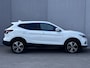 Nissan Qashqai 1.3 DIG-T 140 Design Edition / Navigatie / Stoelverwarming / Trekhaak 1.300 kg / Camera 360° / Apple Carplay Android / 18" LM wielen + All Season banden /