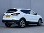 Nissan Qashqai 1.3 DIG-T 140 Design Edition / Navigatie / Stoelverwarming / Trekhaak 1.300 kg / Camera 360° / Apple Carplay Android / 18" LM wielen + All Season banden /
