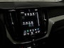 Volvo XC60 2.0 T8 Twin Engine AWD Inscription 391Pk Automaat (PANORAMADAK, APPLE CARPLAY, MEMORY SEATS, LEDER, ZWART HEMEL, STOELVERWARMING, GETINT GLAS, ELEK ACHTERKLEP, NIEUWE APK, NIEUWSTAAT)