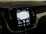 Volvo XC60 2.0 T8 Twin Engine AWD Inscription 391Pk Automaat (PANORAMADAK, APPLE CARPLAY, MEMORY SEATS, LEDER, ZWART HEMEL, STOELVERWARMING, GETINT GLAS, ELEK ACHTERKLEP, NIEUWE APK, NIEUWSTAAT)