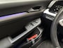 Volkswagen Golf 1.0 TSI Sport (APPLE CARPLAY, GROOT NAVI, KEYLESS, LM VELGEN, PARKEERSENSOREN, SPORTSTOELEN, SFEERVERLICHTING, CRUISE, NIEUWSTAAT)