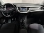 Opel Grandland X 1.2 Turbo Sport (APPLE CARPLAY, NAVIGATIE, CLIMATE, STUUR/STOELVERWARMING, SPORTSTOELEN, GETINT GLAS, TREKHAAK, PARKEERSENSOREN, CRUISE, NIEUWSTAAT)