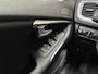 Volvo V40 2.0 T2 Nordic+ Sport (VIRTUAL COCKPIT, NAVIGATIE, CLIMATE, LEDER, STOELVERWARMING, SPORTSTOELEN, GETINT GLAS, CRUISE, NIEUWSTAAT)
