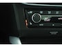 SEAT Arona 1.0 TSI 95pk Style Business Intense | Trekhaak | Stoelverwarming Voor | Parkeersensoren | Airco Automatische | Digital Dashboard