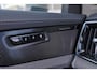 Volvo XC90 T8 Recharge AWD Plus Bright - Panorama/schuifdak - Luchtvering - IntelliSafe Assist & Surround - 360º Camera - Harman Kardon audio - Adaptieve LED koplampen - Verwarmde voorstoelen, stuur & achterbank - Parkeersensoren voor & achter - Elektr. bedienb. voorstoelen met geheugen - Draadloze tel. lader - Extra getint glas - 21' LMV