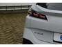 Peugeot e-308 Style | 8 jaar fabrieksgarantie of 160.000 kilometer op het accupakket | Autonomous Emergency Braking d.m.v. radar i.p.v. camera | Climate control met links/rechts gescheiden regeling en high efficiëncy koolstoffilter