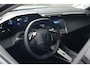 Peugeot e-308 Style | 8 jaar fabrieksgarantie of 160.000 kilometer op het accupakket | Autonomous Emergency Braking d.m.v. radar i.p.v. camera | Climate control met links/rechts gescheiden regeling en high efficiëncy koolstoffilter