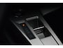 Peugeot e-308 Style | 8 jaar fabrieksgarantie of 160.000 kilometer op het accupakket | Autonomous Emergency Braking d.m.v. radar i.p.v. camera | Climate control met links/rechts gescheiden regeling en high efficiëncy koolstoffilter