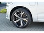 Volvo XC60 2.0 T6 Plug-in hybrid AWD Plus Dark Long Range | Harman Kardon | Elektrische verstelbare voorstoelen incl. geheugen | Adaptieve cruise control incl. BLIS | Stuurwielverwarming | Stoelverwarming voor & achter | Panoramisch schuif/kanteldak |