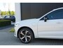 Volvo XC60 2.0 T6 Plug-in hybrid AWD Plus Dark Long Range | Harman Kardon | Elektrische verstelbare voorstoelen incl. geheugen | Adaptieve cruise control incl. BLIS | Stuurwielverwarming | Stoelverwarming voor & achter | Panoramisch schuif/kanteldak |