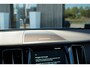 Volvo XC60 2.0 T6 Plug-in hybrid AWD Plus Dark Long Range | Harman Kardon | Elektrische verstelbare voorstoelen incl. geheugen | Adaptieve cruise control incl. BLIS | Stuurwielverwarming | Stoelverwarming voor & achter | Panoramisch schuif/kanteldak |