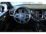 Volvo S60 B3 R-Design | Panoramadak | Stoelverwarming | Adaptive Cruise Control | Parkeerverwarming | BLIS | Parkeersensoren voor + achter | Parkeersensoren voor + achter | Parkeercamera | 19'' Lichtmetalen velgen |
