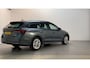 Skoda Octavia Combi 1.0 e-TSI DSG Business Edition Sfeerverlichting Parkeersensoren App-Connect Navigatie