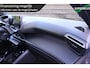 Peugeot e-2008 EV GT 50 kWh | 3-fase | panoramadak | adaptieve cruise control | camera | deels leder |